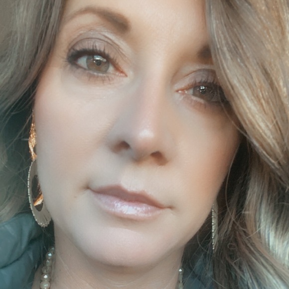 Meet your Posher, Lindsay - Picture 1 of 1